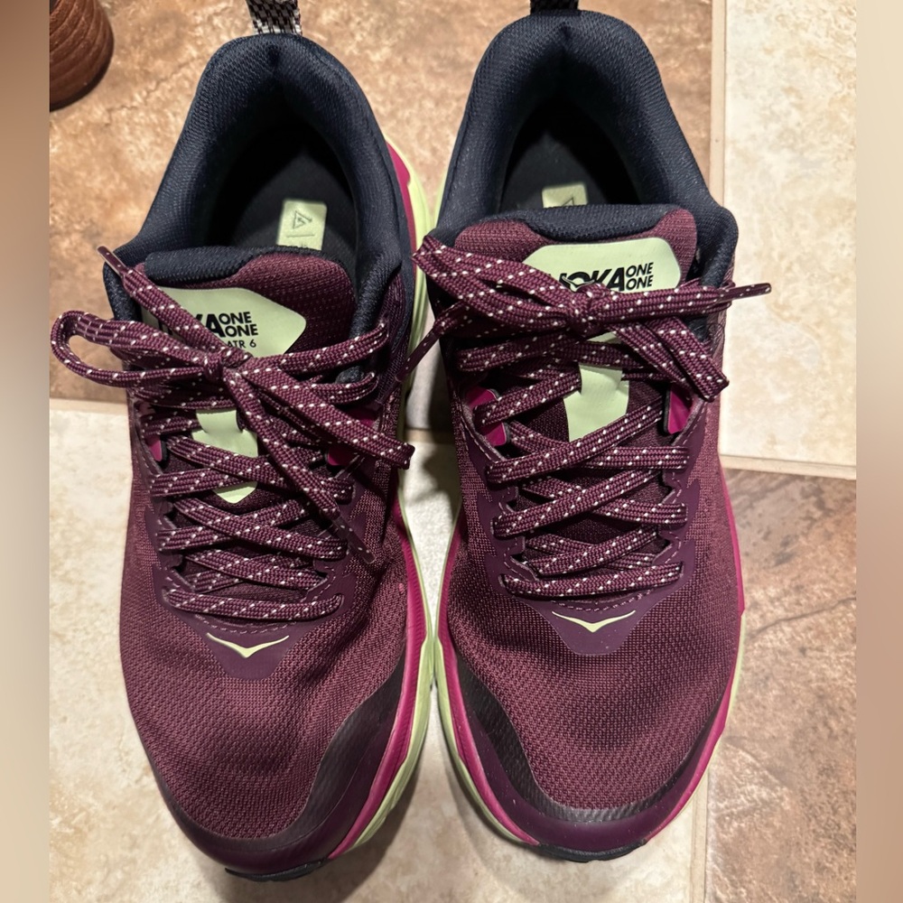 Hoka One One "Challenger ATR 6" Women's Maroon/Burgundy Size 7.5